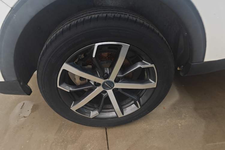 Used Haval F7 2021 1.5T Two-Wheel Drive iXuan Right Rear Wheel Hub