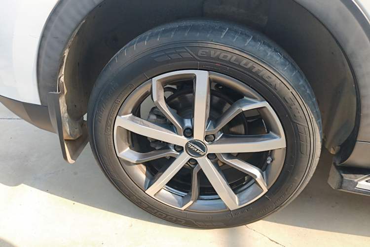 Used Haval F7 2021 1.5T Two-Wheel Drive iXuan Right Rear Wheel Hub