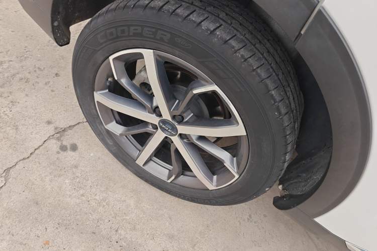 Used Haval F7 2021 1.5T Two-Wheel Drive iXuan Right Rear Wheel Hub