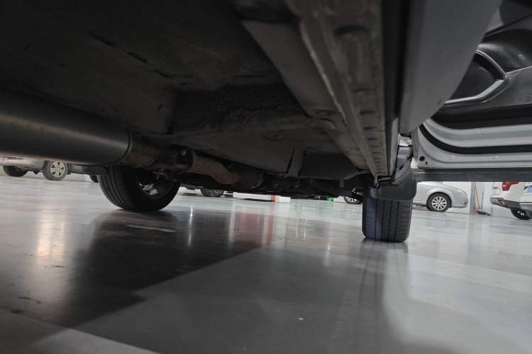 Used Haval F7 2021 1.5T Two-Wheel Drive iXuan Right Side Sill