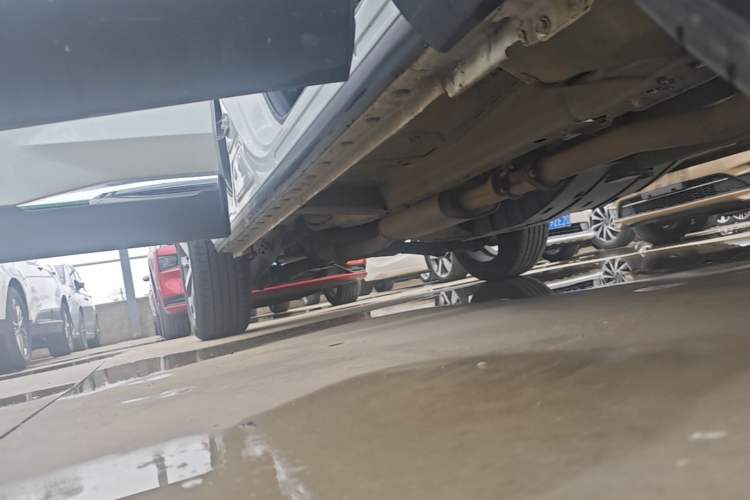 Used Haval F7 2021 1.5T Two-Wheel Drive iXuan Right Side Sill