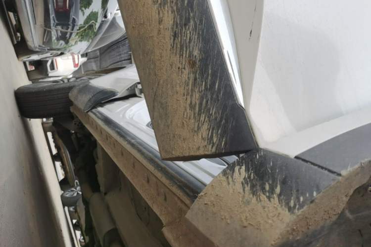 Used Haval F7 2021 2.0T Two-Wheel Drive i-Van Right Side Sill