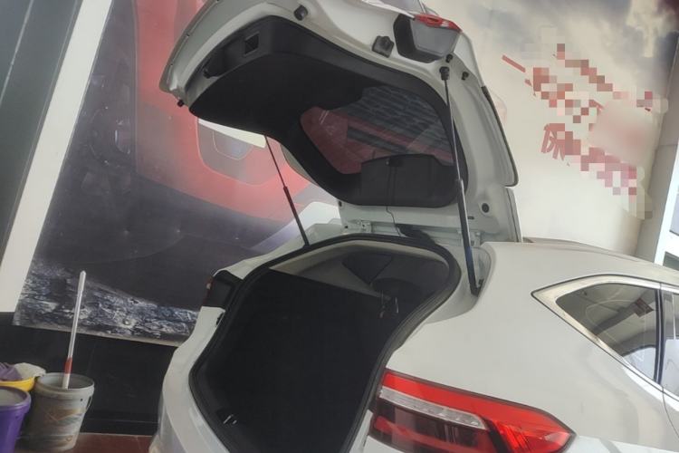 Used Haval F7 2021 1.5T Two-Wheel Drive iXuan Trunk