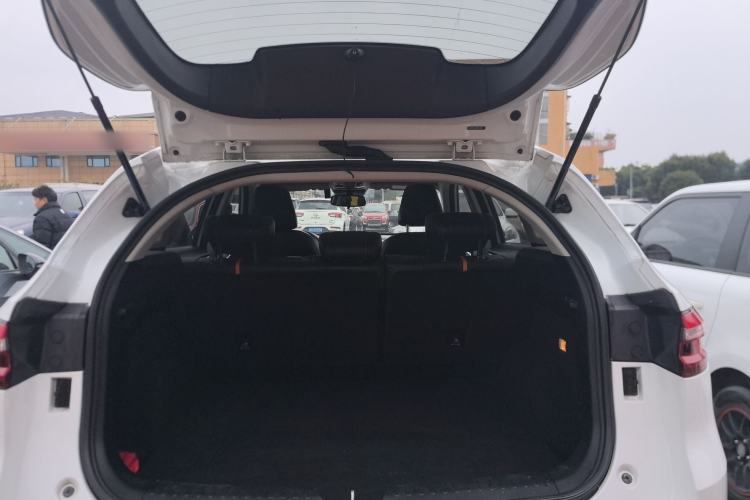 Used Haval F7 2021 1.5T Two-Wheel Drive iXuan Trunk