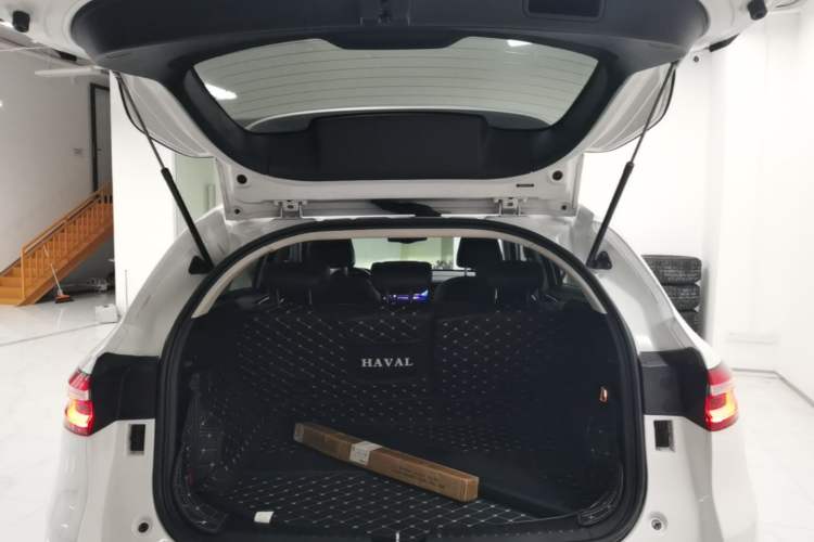 Used Haval F7 2021 1.5T Two-Wheel Drive i-Trend Trunk