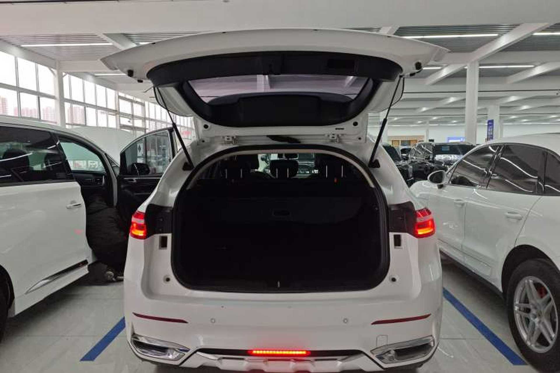 Used Haval F7 2021 1.5T Two-Wheel Drive i-Type Trunk