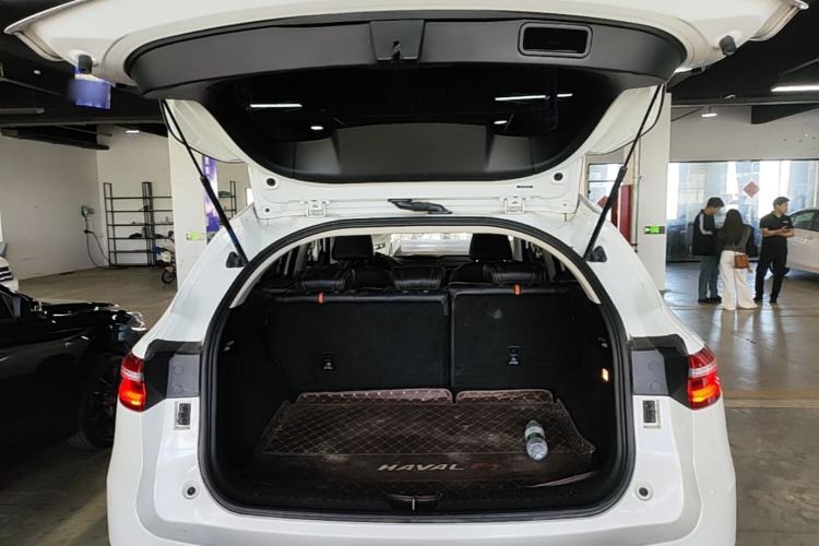 Used Haval F7 2021 1.5T Two-Wheel Drive iXuan Trunk