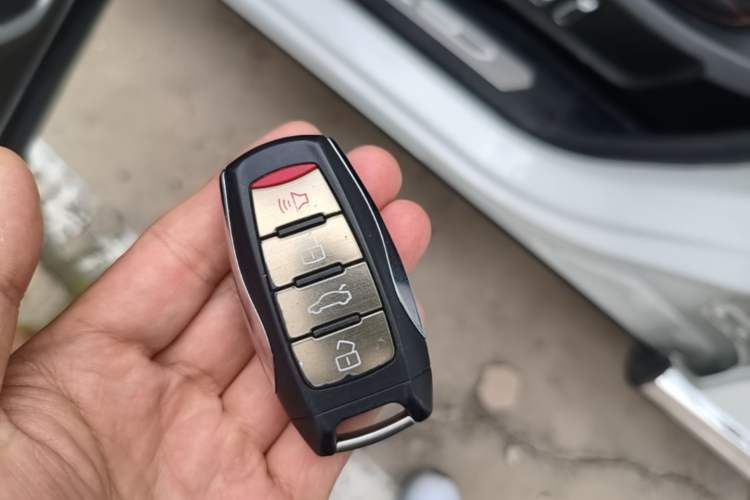 Used Haval F7 2021 2.0T Two-Wheel Drive i-Active Vehicle Key