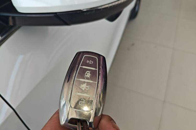 Used Haval F7 2021 2.0T Two-Wheel Drive i-Van Vehicle Key