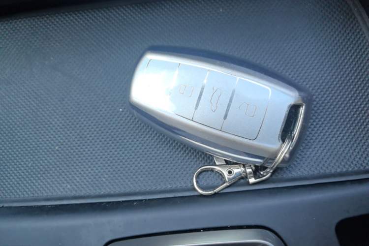 Used Haval F7 2021 2.0T Two-Wheel Drive i-Active Vehicle Key