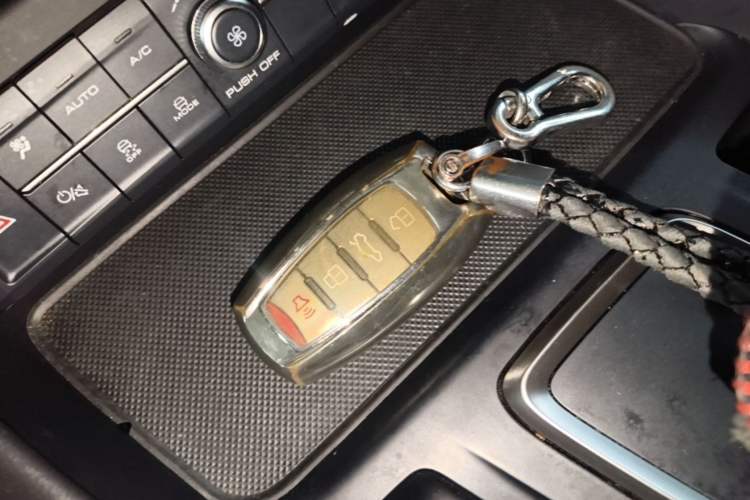 Used Haval F7 2021 2.0T Two-Wheel Drive i-Active Vehicle Key