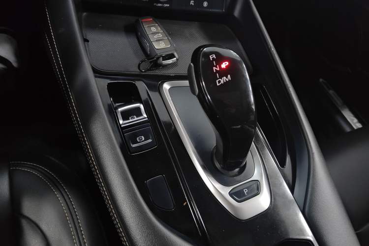 Used Haval F7x 2021 1.5T Two-Wheel Drive Smart & Trendy Edition Gear Lever
