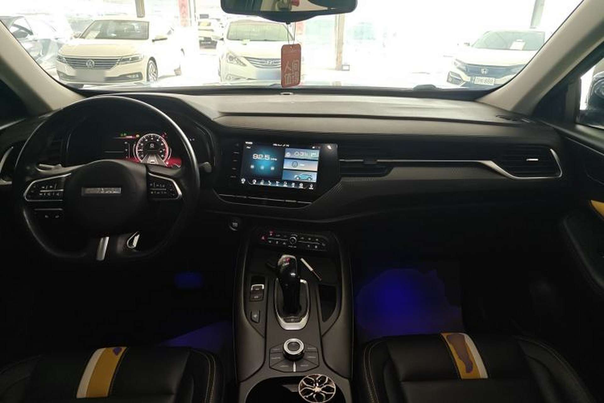 Used Haval F7x 2019 2.0T Two-Wheel Drive Intelligent Technology Edition Center Console
