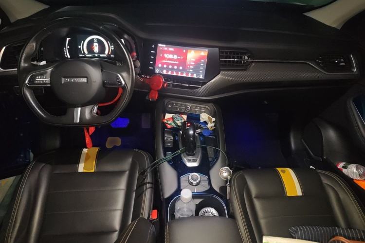 Used Haval F7x 2019 2.0T Two-Wheel Drive Smart & Stylish Play Edition Center Console