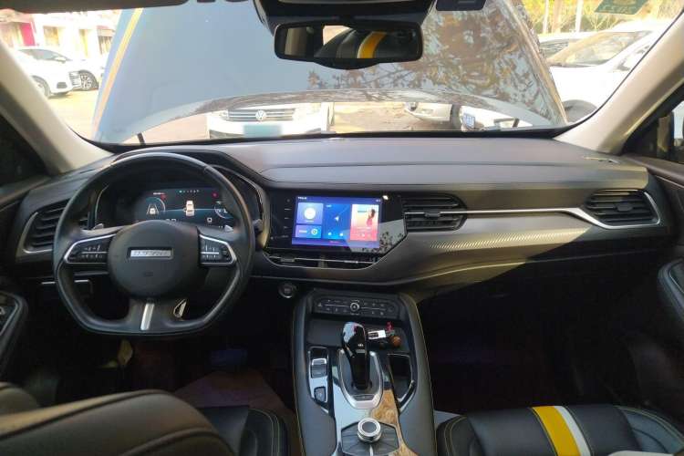 Used Haval F7x 2019 2.0T Two-Wheel Drive Intelligent Technology Edition Center Console