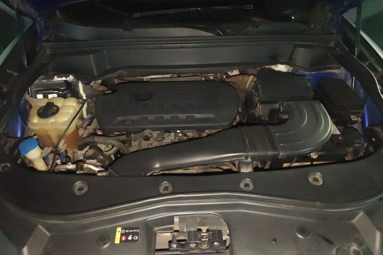 Used Haval F7x 2019 2.0T Two-Wheel Drive Smart & Stylish Play Edition Engine Bay