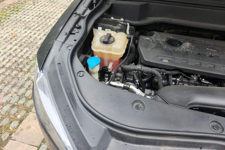 Used Haval F7x 2019 2.0T Four-Wheel Drive Intelligent Sport Edition Engine Bay Right
