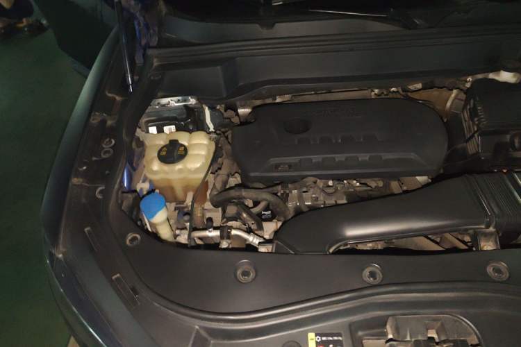 Used Haval F7x 2019 2.0T Two-Wheel Drive Smart & Stylish Play Edition Engine Bay Right