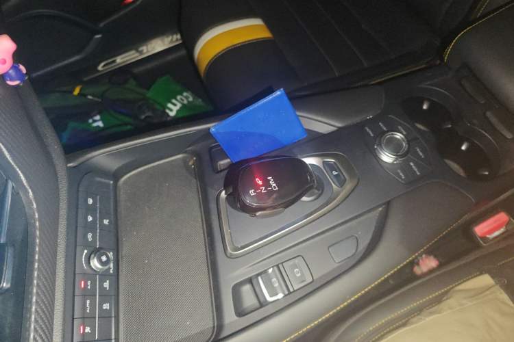 Used Haval F7x 2019 1.5T Two-Wheel Drive Smart & Trendy Edition Gear Lever