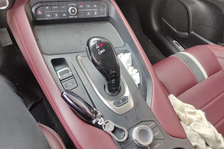 Used Haval F7x 2019 1.5T Two-Wheel Drive Intelligent Technology Edition Gear Lever