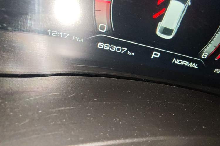 Used Haval F7x 2019 2.0T Two-Wheel Drive Smart & Stylish Play Edition Odometer Close Up