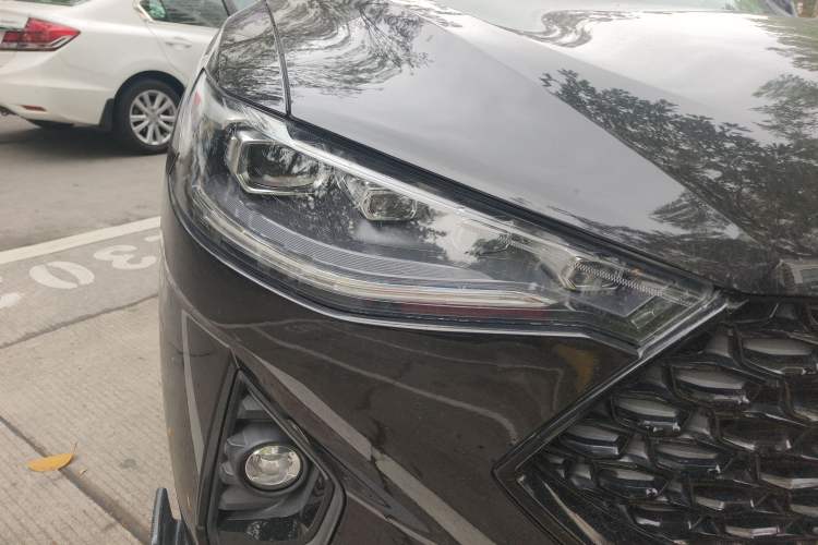 Used Haval F7x 2019 1.5T Two-Wheel Drive Smart & Trendy Edition Right Front Headlight