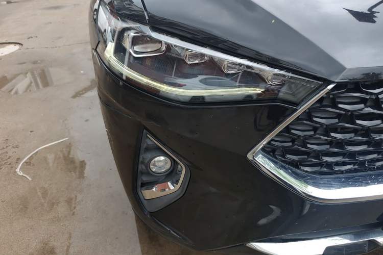 Used Haval F7x 2019 1.5T Two-Wheel Drive Smart & Trendy Edition Right Front Headlight