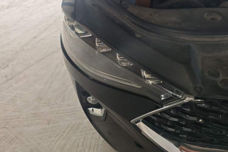 Used Haval F7x 2019 2.0T Two-Wheel Drive Intelligent Technology Edition Right Front Headlight