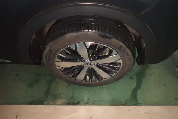 Used Haval F7x 2019 2.0T Two-Wheel Drive Smart & Stylish Play Edition Right Front Wheel Hub