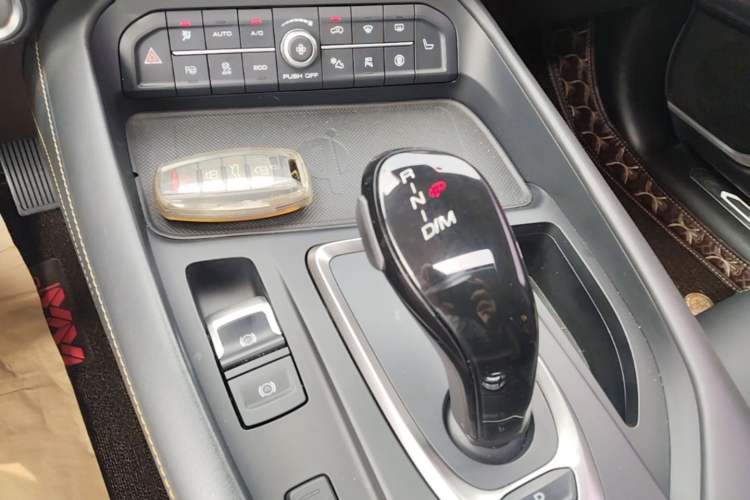 Used Haval F7x 2019 2.0T Four-Wheel Drive Intelligent Sport Edition Gear Lever