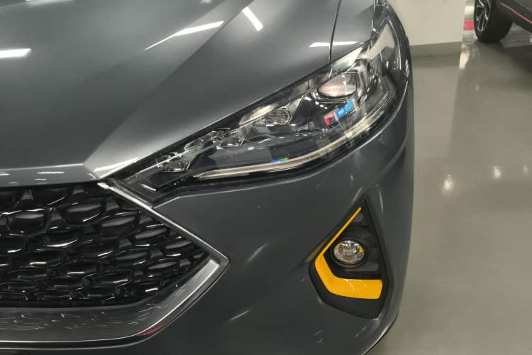 Used Haval F7x 2019 2.0T Four-Wheel Drive Performance Edition Left Front Headlight