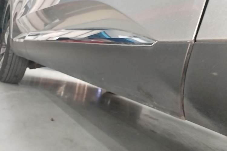 Used Haval F7x 2019 1.5T Two-Wheel Drive Smart & Trendy Edition Right Side Sill