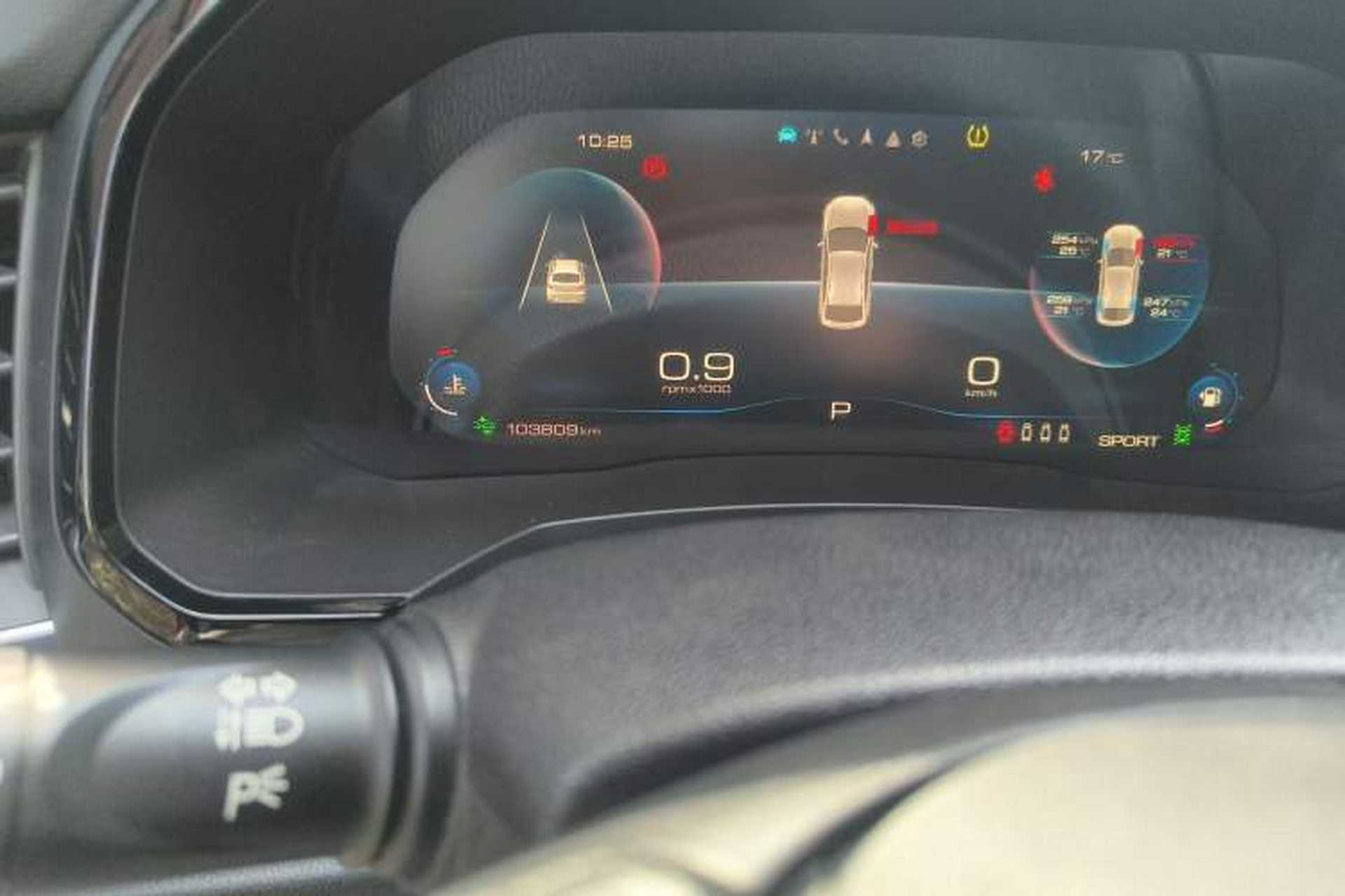 Used Haval F7x 2019 2.0T Two-Wheel Drive Intelligent Technology Edition Odometer Close Up