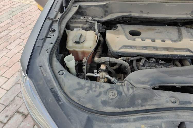 Used Haval F7x 2019 2.0T Four-Wheel Drive Performance Edition Engine Bay Right