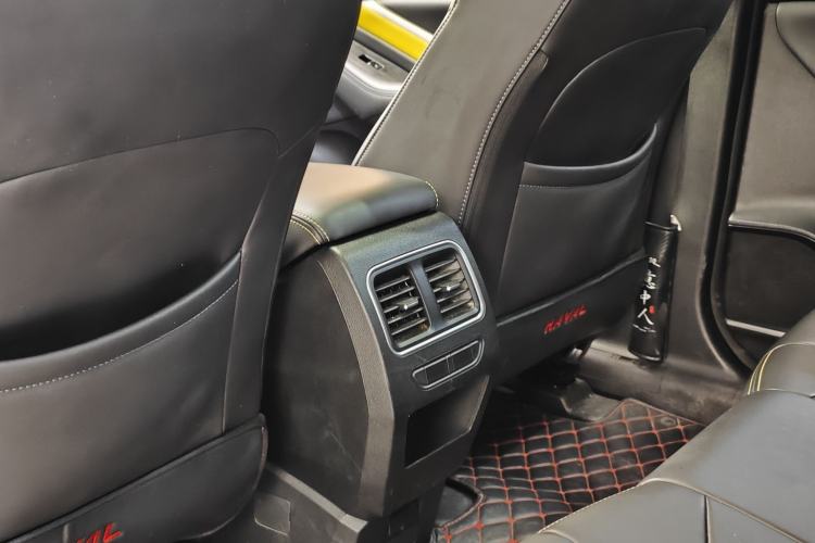 Used Haval F7x 2019 2.0T Two-Wheel Drive Intelligent Technology Edition Interior 3