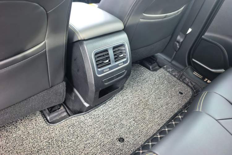 Used Haval F7x 2019 1.5T Two-Wheel Drive Smart & Trendy Edition Interior 9