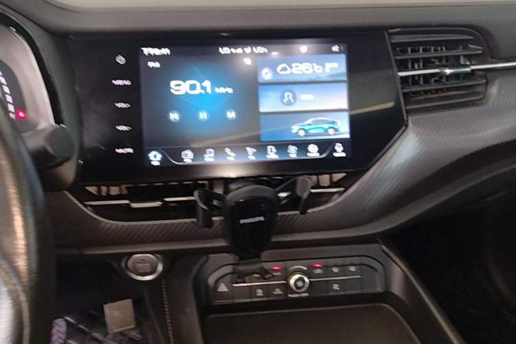 Used Haval F7x 2019 2.0T Two-Wheel Drive Smart & Stylish Play Edition Audio And AC Panel