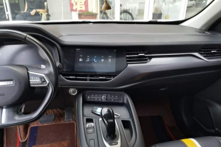 Used Haval F7x 2019 1.5T Two-Wheel Drive Smart & Trendy Edition Audio And AC Panel