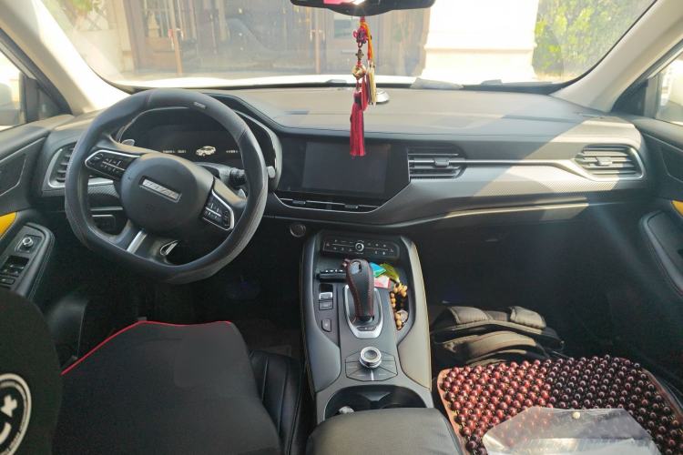 Used Haval F7x 2019 1.5T Two-Wheel Drive Intelligent Technology Edition Center Console