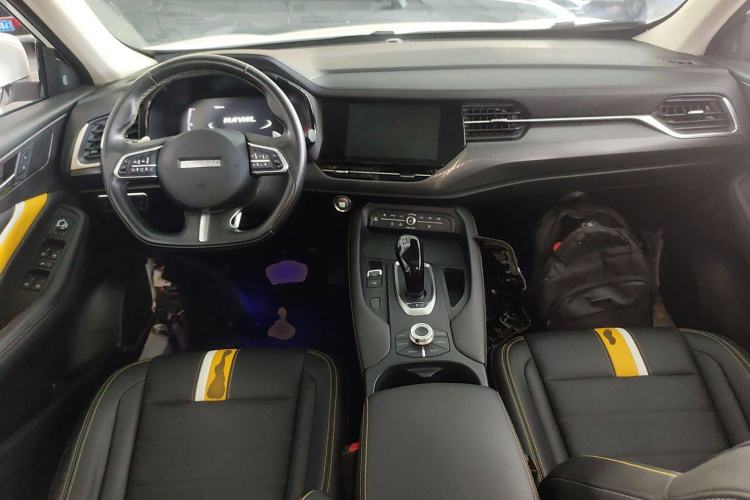 Used Haval F7x 2019 2.0T Two-Wheel Drive Smart & Stylish Play Edition Center Console