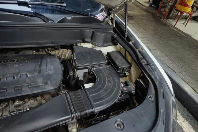 Used Haval F7x 2019 2.0T Two-Wheel Drive Smart & Stylish Play Edition Engine Bay Left