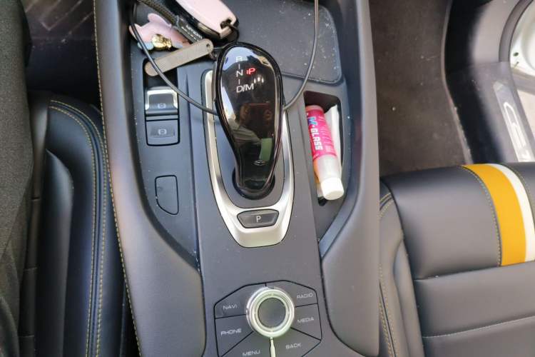Used Haval F7x 2019 1.5T Two-Wheel Drive Smart & Trendy Edition Gear Lever