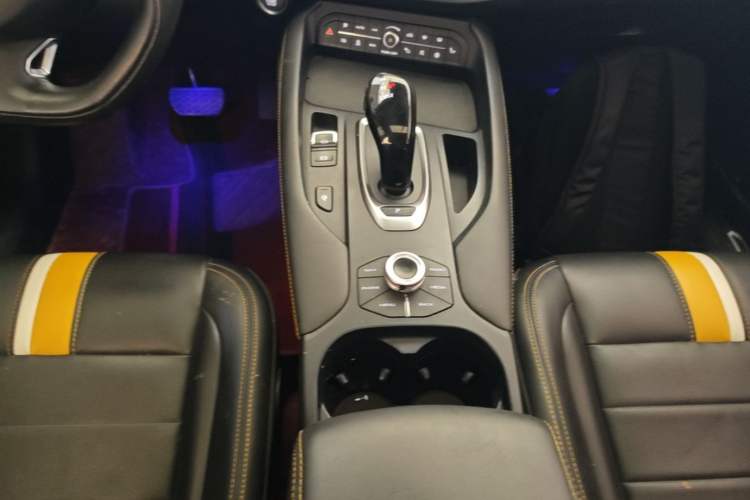 Used Haval F7x 2019 2.0T Four-Wheel Drive Intelligent Sport Edition Gear Lever