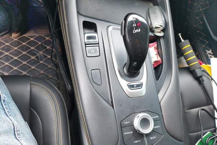 Used Haval F7x 2019 1.5T Two-Wheel Drive Smart & Trendy Edition Gear Lever