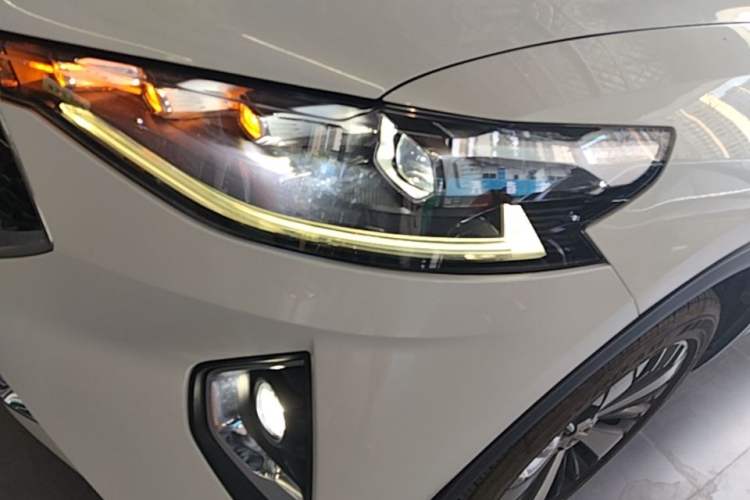 Used Haval F7x 2019 2.0T Two-Wheel Drive Smart & Stylish Play Edition Left Front Headlight