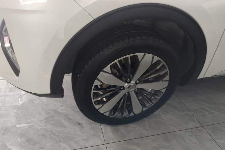 Used Haval F7x 2019 2.0T Two-Wheel Drive Smart & Stylish Play Edition Left Front Wheel Hub