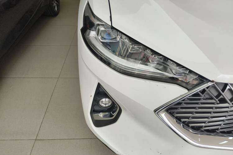 Used Haval F7x 2019 1.5T Two-Wheel Drive Smart & Trendy Edition Right Front Headlight