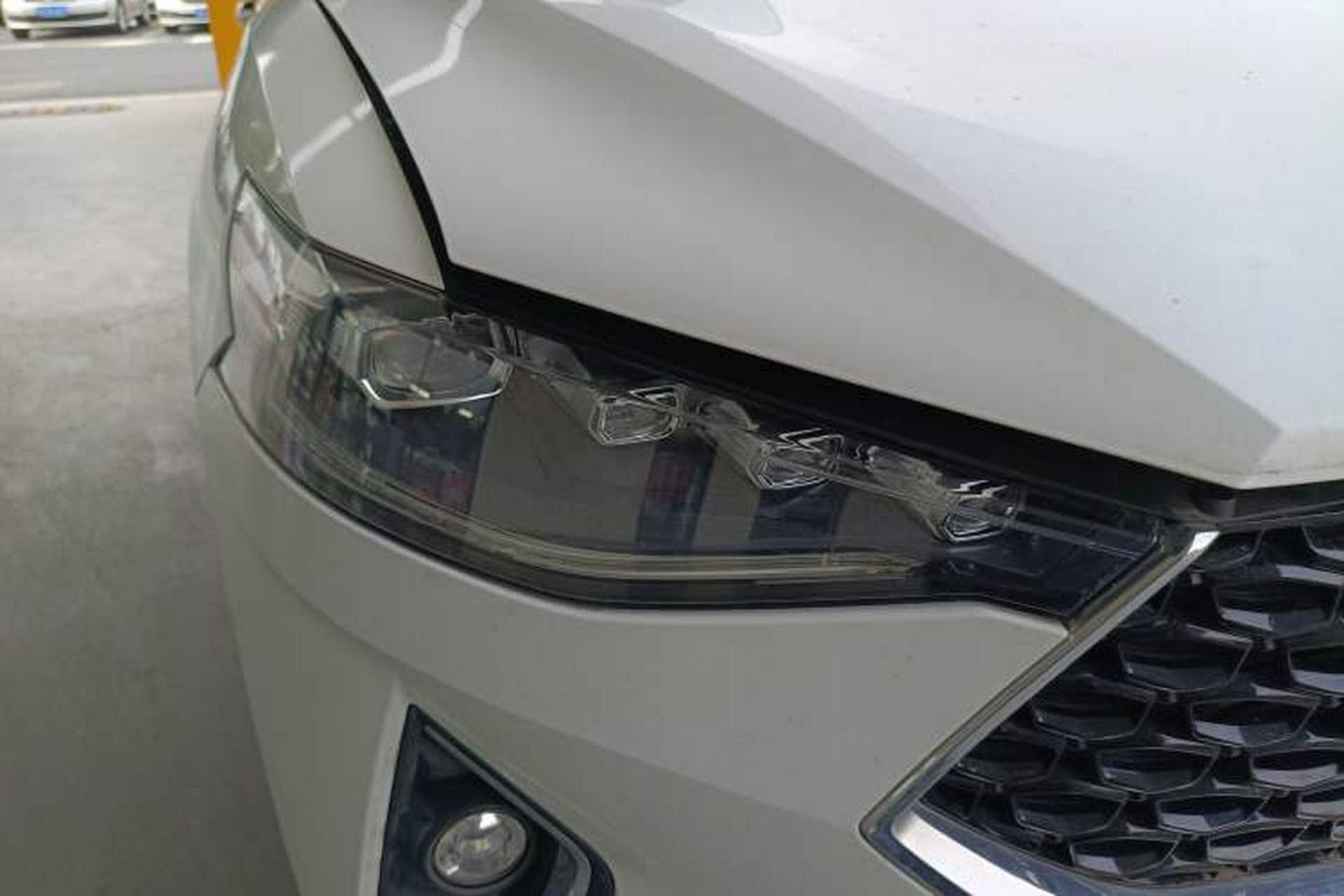 Used Haval F7x 2019 1.5T Two-Wheel Drive Smart & Trendy Edition Right Front Headlight