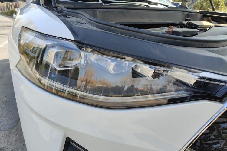 Used Haval F7x 2019 1.5T Two-Wheel Drive Smart & Trendy Edition Right Front Headlight