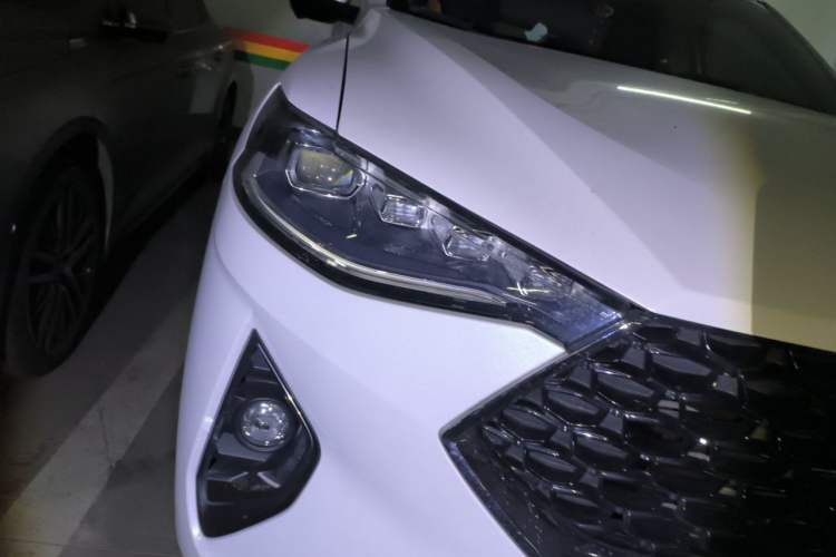 Used Haval F7x 2019 1.5T Two-Wheel Drive Smart & Trendy Edition Right Front Headlight